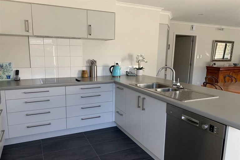 Photo of property in 14 Saltwood Lane, Bethlehem, Tauranga, 3110