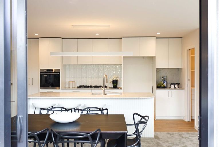 Photo of property in 9 Samuel Place, Terrace End, Palmerston North, 4410