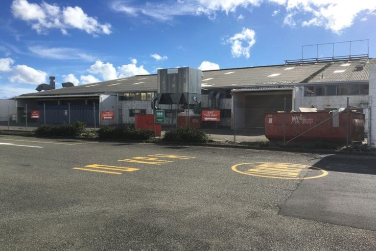 Photo of property in 18 Marine Parade South, Foxton Beach, Foxton, 4815