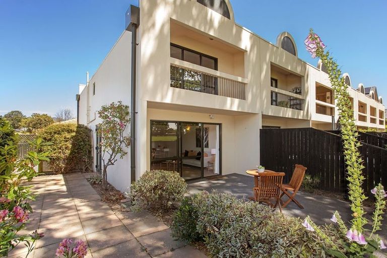 Photo of property in 7/17 Devon Street, Sydenham, Christchurch, 8023