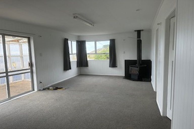 Photo of property in 12 Whangaimoana Beach Road, Whangaimoana, Featherston, 5772