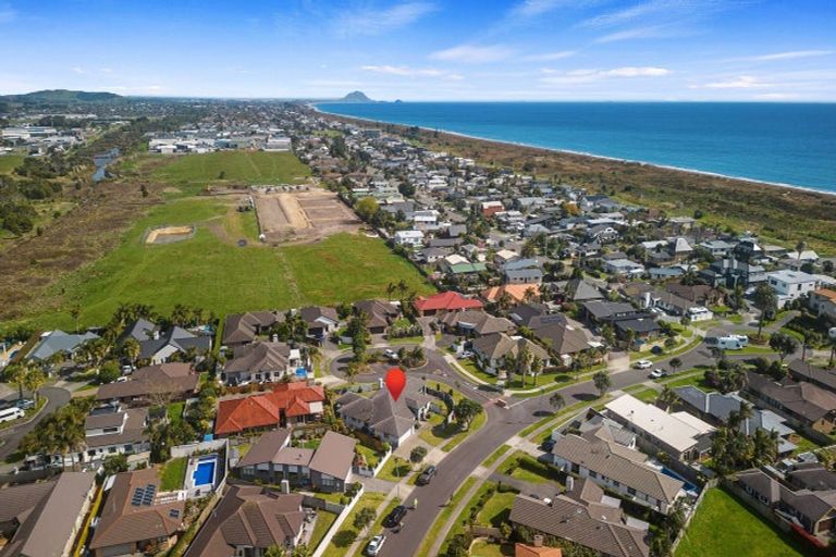 Photo of property in 1 Saratoga Court, Papamoa Beach, Papamoa, 3118