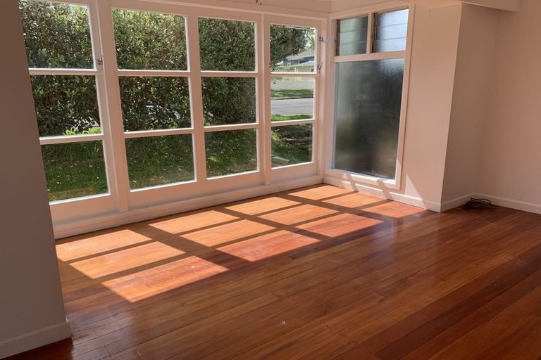 Photo of property in 65 Norwood Road, Bayswater, Auckland, 0622