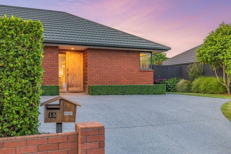 Photo of property in 15 Farquhars Road, Redwood, Christchurch, 8051