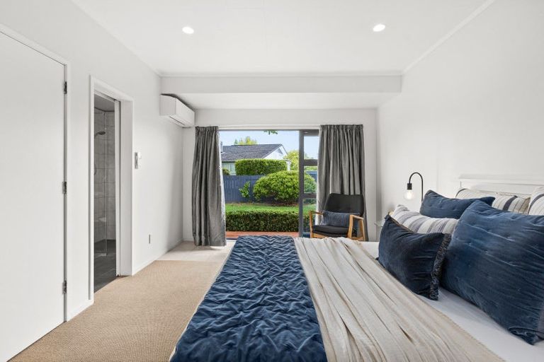 Photo of property in 2 Bale Place, Havelock North, 4130