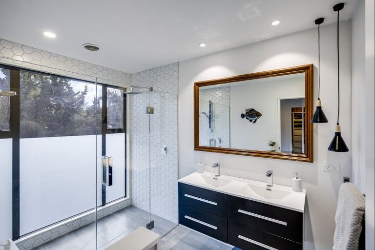 Photo of property in 2 Anthony Place, Bay View, Napier, 4104