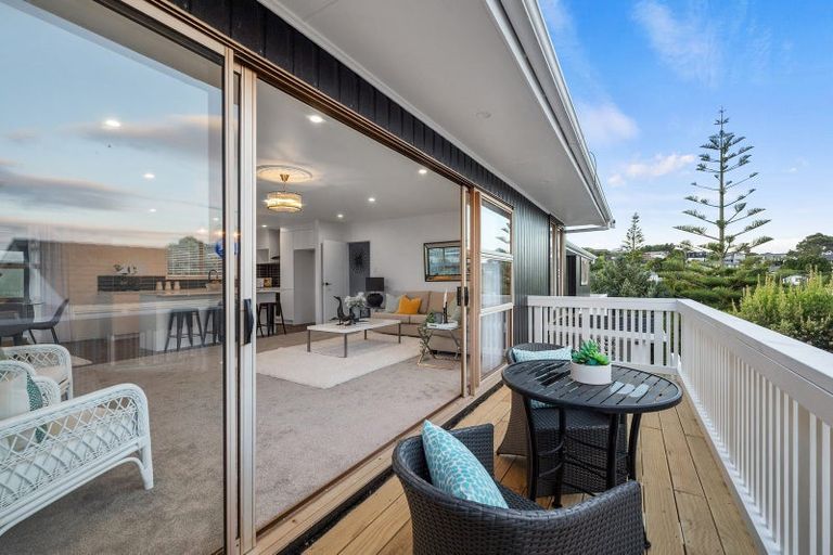 Photo of property in 68 Weatherly Road, Torbay, Auckland, 0630