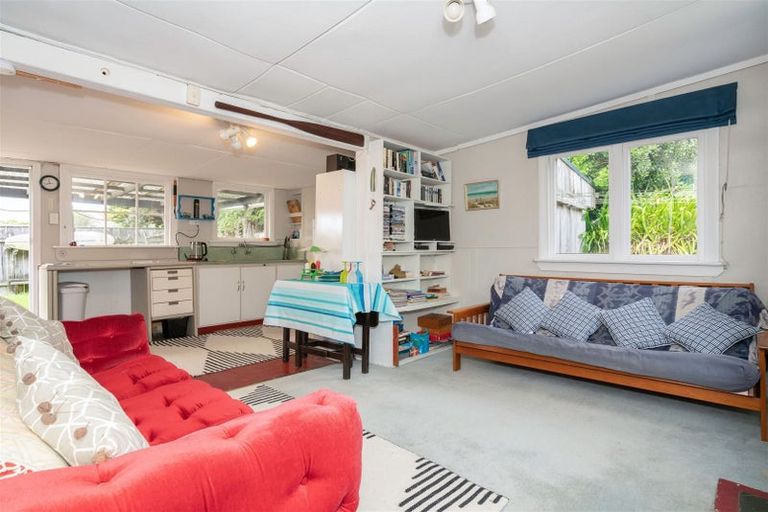 Photo of property in 71 Rua Avenue, Waitarere Beach, Levin, 5510