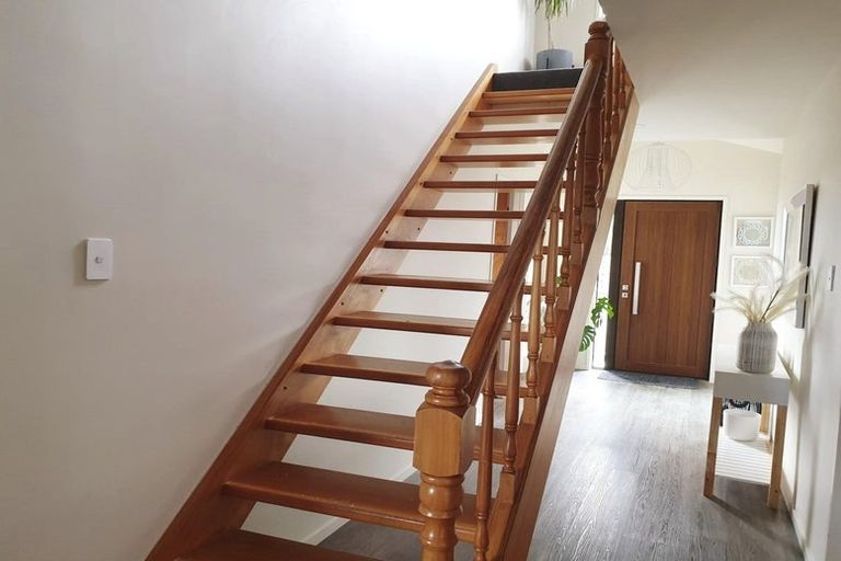 Photo of property in 17 Delhi Road, Hospital Hill, Napier, 4110