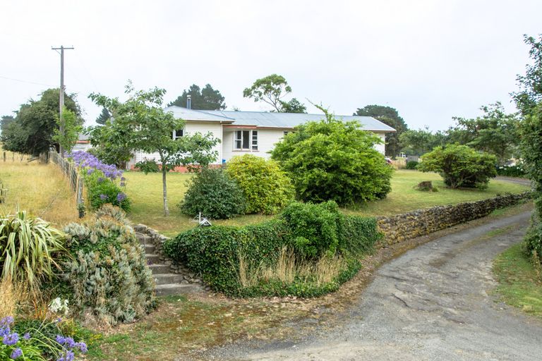 Photo of property in 72 Stanly Street, Eketahuna, 4900