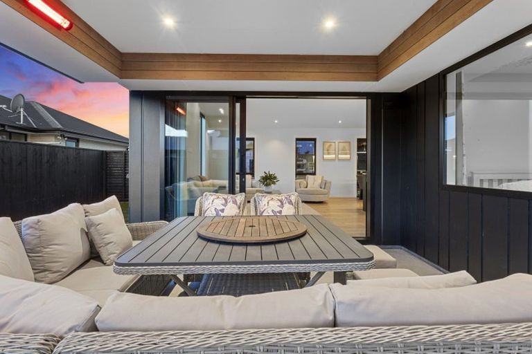 Photo of property in 16 Valour Drive, Rangiora, 7400