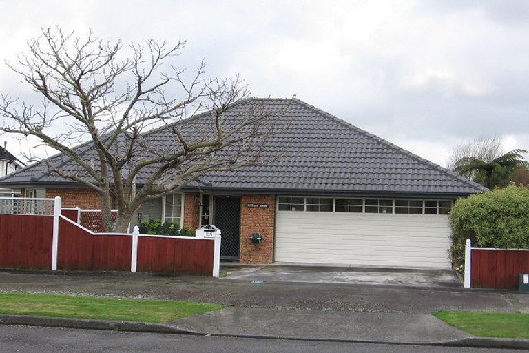 Photo of property in 25 Stewart Crescent, Hokowhitu, Palmerston North, 4410