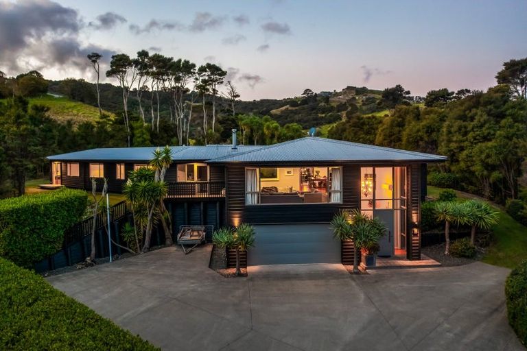 Photo of property in 875 Hibiscus Coast Highway, Waiwera, Orewa, 0994