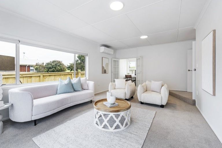 Photo of property in 44 Egmont Road, Waiwhakaiho, New Plymouth, 4312