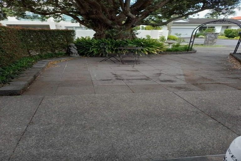 Photo of property in 1/14 Frieston Road, Milford, Auckland, 0620