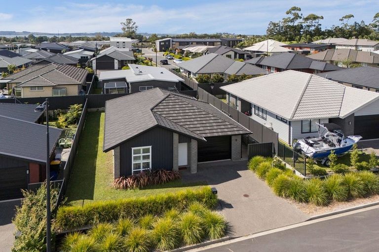 Photo of property in 20 Pioneer Crescent, Omokoroa, 3114