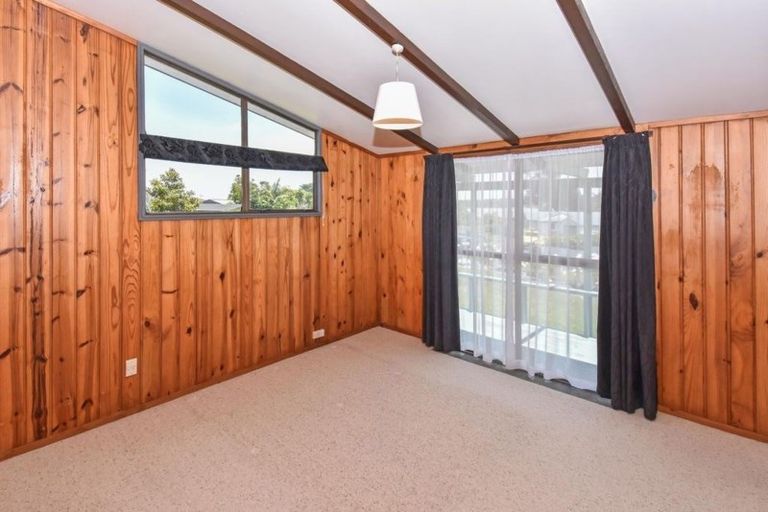 Photo of property in 6 Vela Place, Clarks Beach, 2122