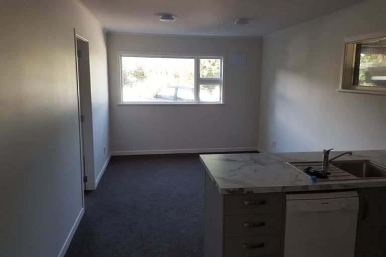 Photo of property in 16 Southern Cross Crescent, Island Bay, Wellington, 6023