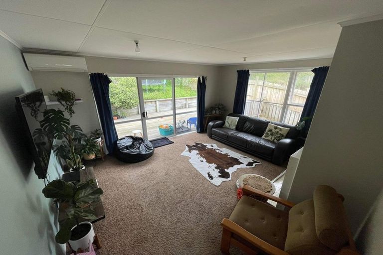 Photo of property in 24 Swansea Street, Cannons Creek, Porirua, 5024