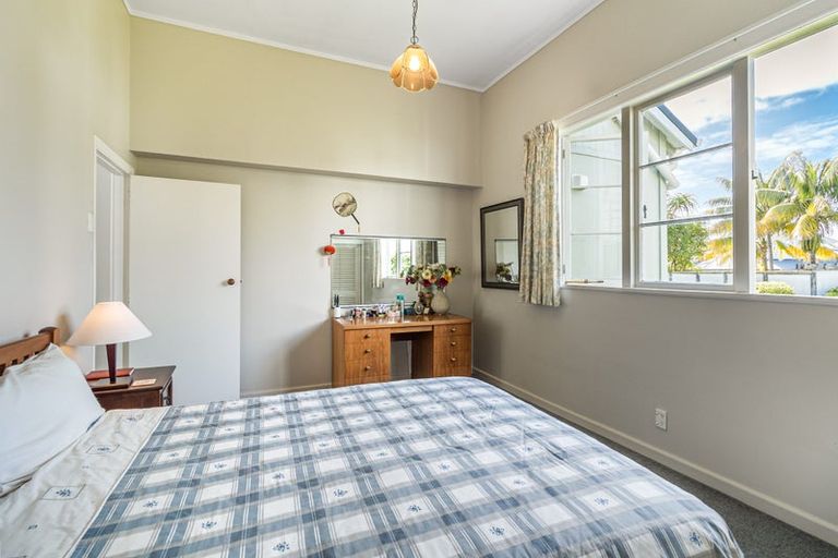 Photo of property in 62 Vauxhall Road, Devonport, Auckland, 0624