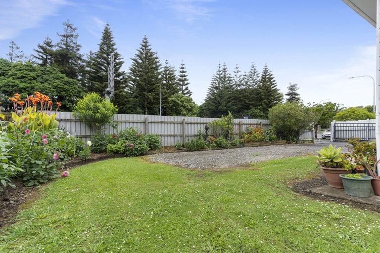 Photo of property in 57 Te Irirangi Drive, Clover Park, Auckland, 2019