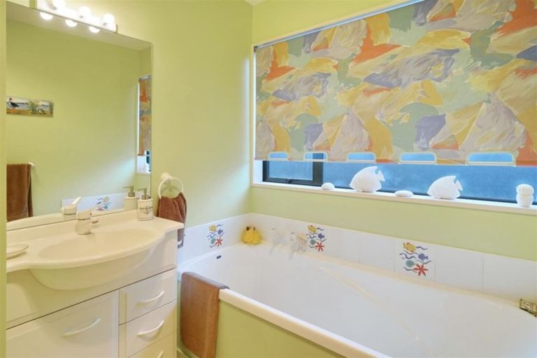 Photo of property in 5 Rue De La Mare, Parklands, Christchurch, 8083