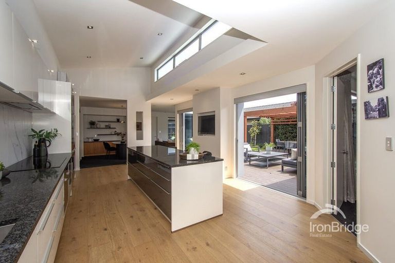 Photo of property in 14 Papaumu Green, Parklands, Christchurch, 8083