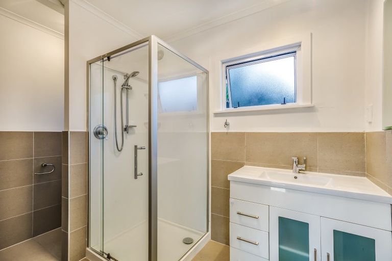 Photo of property in 2/19 Thatcher Street, Mission Bay, Auckland, 1071