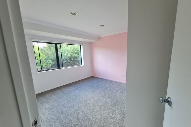 Photo of property in 10 Gleaming Place, Waiuku, 2123