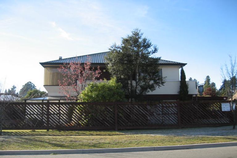Photo of property in 58f Dungarvon Street, Wanaka, 9305