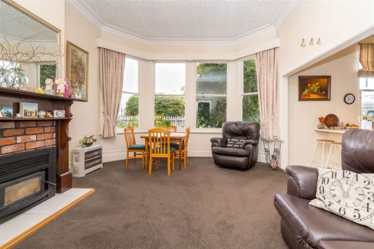 Photo of property in 121 Macandrew Road, South Dunedin, Dunedin, 9012