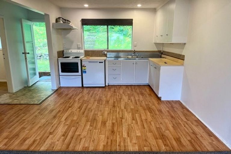 Photo of property in 2/159a Newlands Road, Newlands, Wellington, 6037