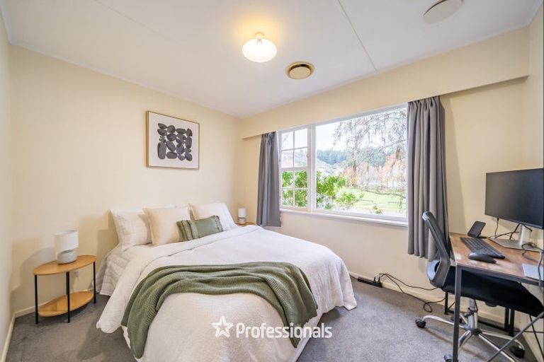 Photo of property in 73 Norana Road, Timberlea, Upper Hutt, 5018