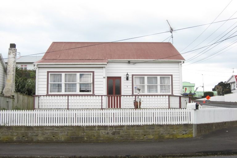Photo of property in 88 Young Street, New Plymouth, 4310