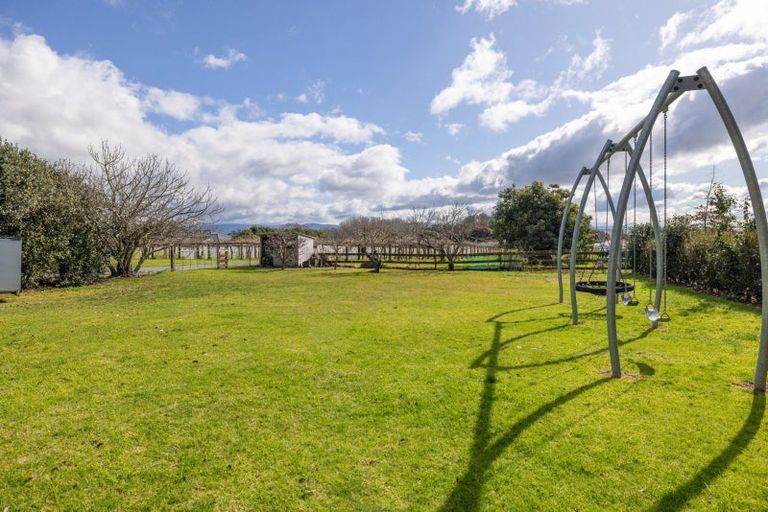 Photo of property in 242 Omokoroa Road, Omokoroa, 3114
