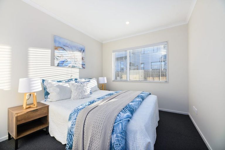 Photo of property in 12 Lockyer Road, Kumeu, 0810