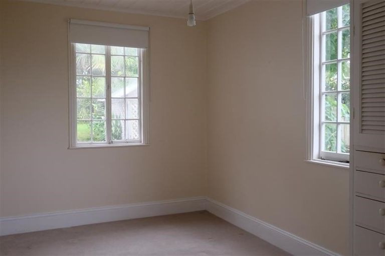 Photo of property in 90 Pendarves Street, New Plymouth, 4310