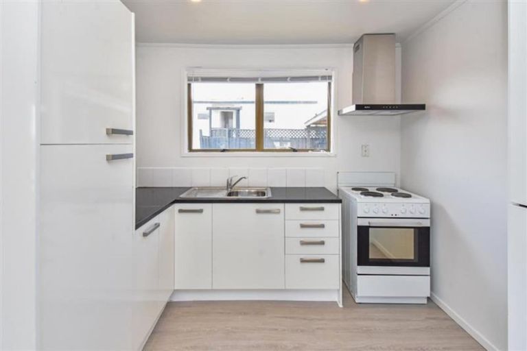 Photo of property in 10 Massine Place, Randwick Park, Auckland, 2105