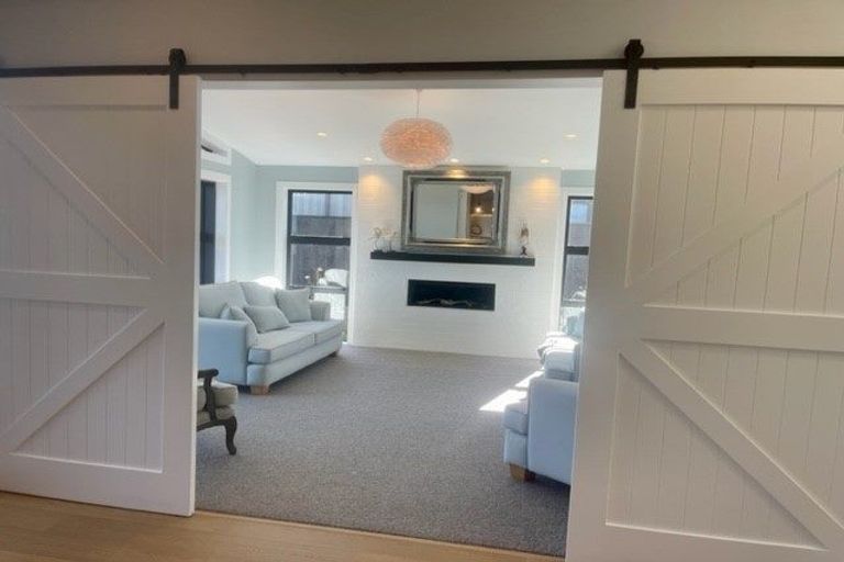 Photo of property in 14 Rotorua Grove, Aotea, Porirua, 5024