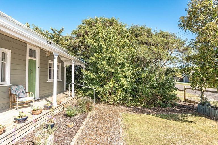 Photo of property in 42 Gloag Street, Waverley, 4510