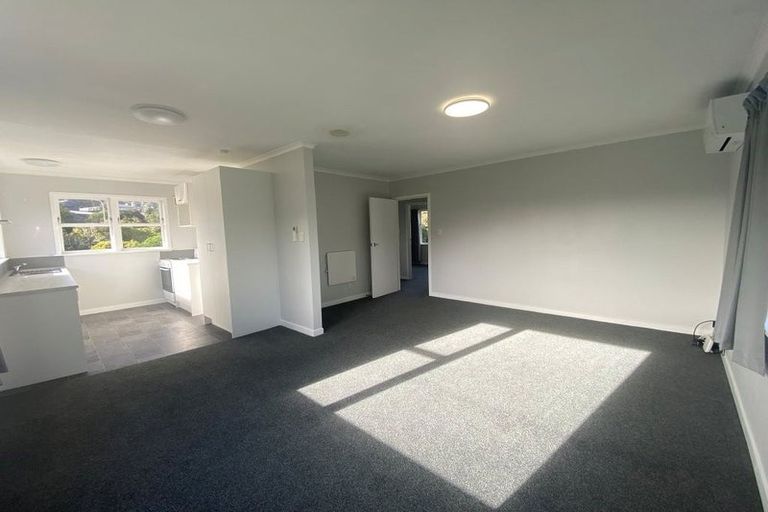 Photo of property in 179 Newlands Road, Newlands, Wellington, 6037