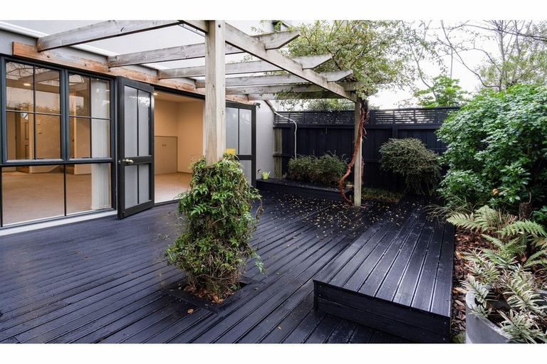 Photo of property in 2/32 Brockworth Place, Riccarton, Christchurch, 8011