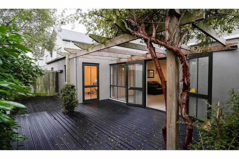 Photo of property in 2/32 Brockworth Place, Riccarton, Christchurch, 8011