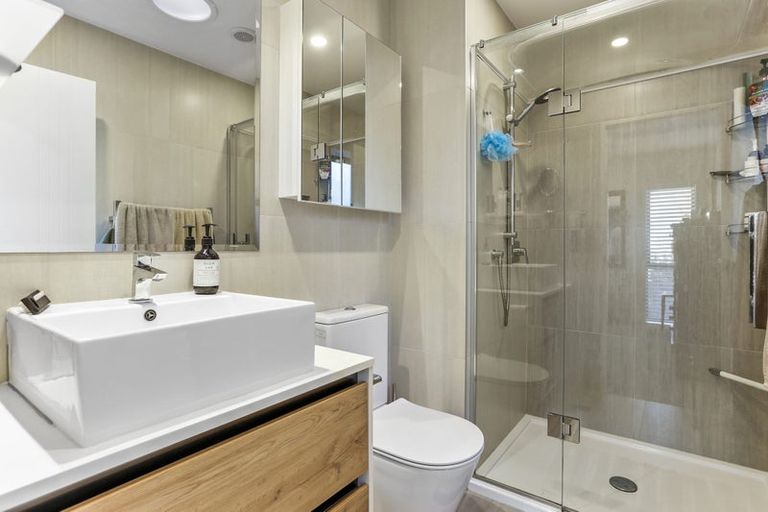 Photo of property in 74e Langana Avenue, Browns Bay, Auckland, 0630