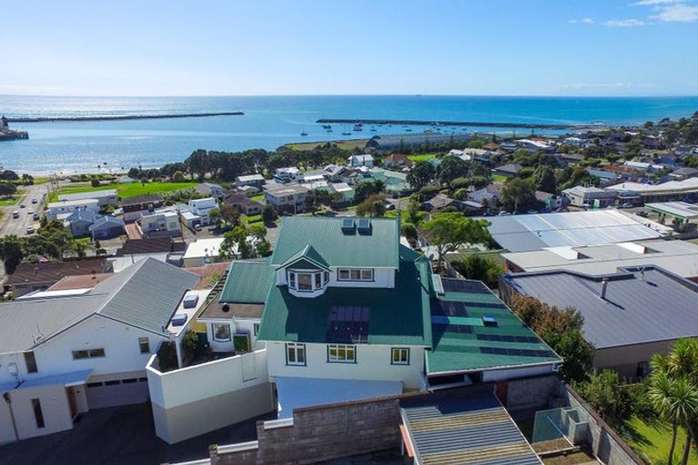 Photo of property in 27a Bayly Road, Moturoa, New Plymouth, 4310