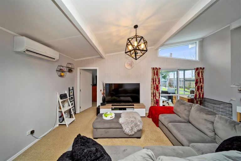 Photo of property in 5 Ngaio Place, Hawera, 4610