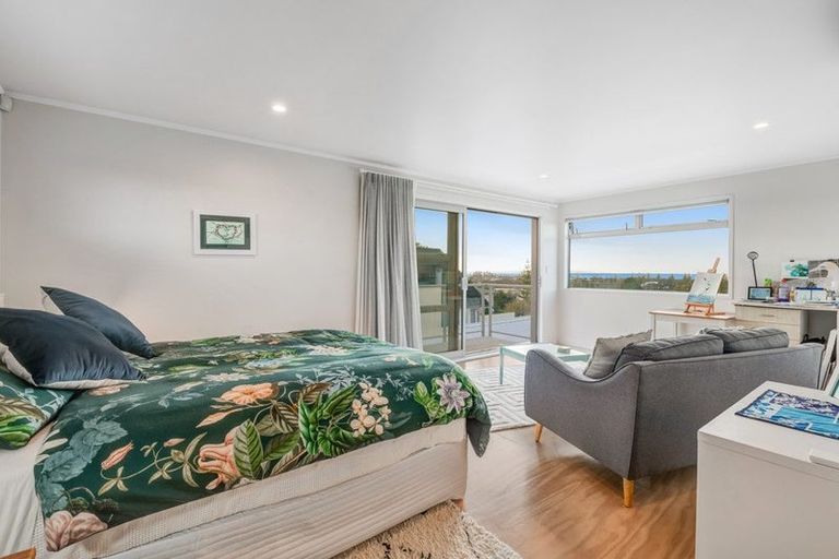 Photo of property in 25 Moffat Road, Red Beach, 0932