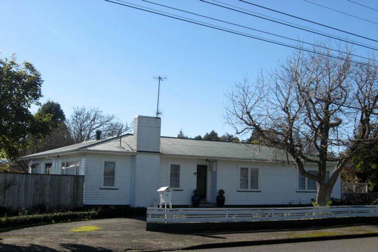 Photo of property in 3 Moreton Road, Carterton, 5713