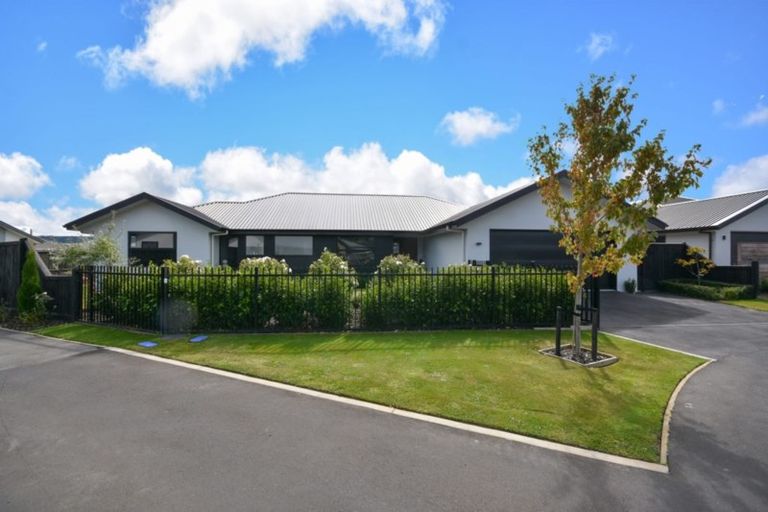 Photo of property in 10 Kinloch Place, Mosgiel, 9024