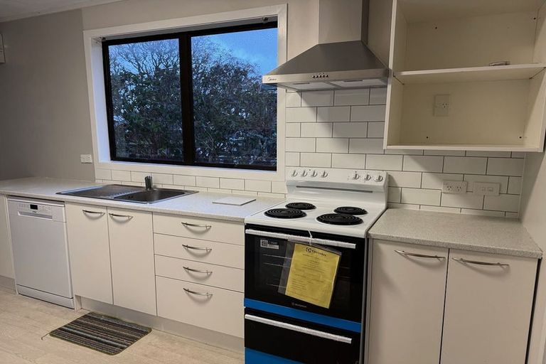 Photo of property in 53 Universal Drive, Henderson, Auckland, 0610